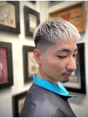 シルバーカラー×スキンフェード