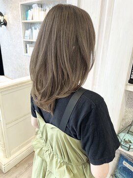 キャアリー(Caary) 福山市美容師求人スタッフ募集中くすみベージュロングレイヤー