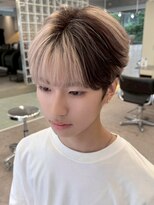 サンクマーケット 渋谷(cinq MARKET)&nbsp;渋谷メンズブリーチカラーミルクティーベージュセンターパート