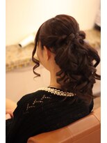 レアリス ヘアーデザイン(REALIS hair design) ポニーテールのロープ編み