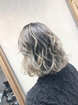 ヘアーシグネチャー(Hair Signature)&nbsp;ホワイト系バレイヤージュ