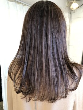 ギリア(Gillia) 艶髪内巻きロング