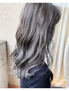 グロウバイニューヨークニューヨーク(Grow by NYNY) 【打越】セミロング×アッシュグレー