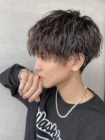 ツイストスパイラルパーマ　メンズカット　眉毛