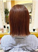 耳掛けも可愛い長め切りっぱなしボブ