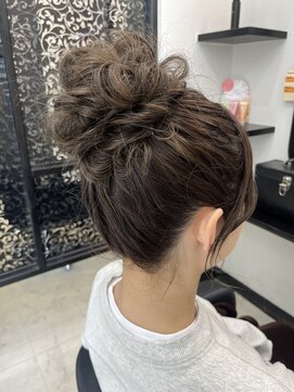 サロンドフィール(Salon de feel) ゆるっとおだんごヘアアレンジ