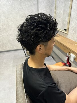 コンフィー(comfy) ◇ミニウルフ　ホワイトグレージュ　フェザーパーマ