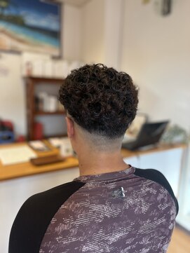 ヘアーコンセプト(HAIR CONCEPT) 短めスペインカール