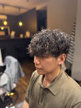 理髪店 刈 縦落ちツイストスパイラル
