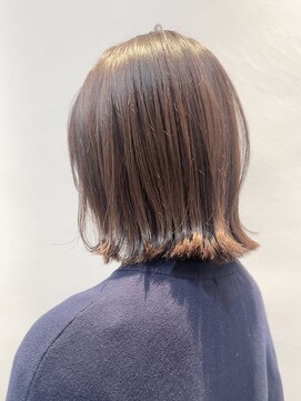 外はねボブ/ブラウンベージュ/透明感カラー