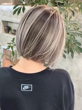 ネハス ナガオカ(nehus.nagaoka) バレイヤージュ１/イメチェン/ホワイトブロンド/外ハネボブ/