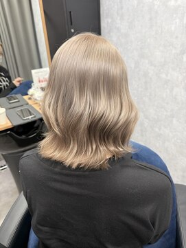 アルビス(ALBIS) ブリーチ/ダブルカラー/ミルクティーグレージュ/リタッチ/大宮