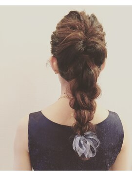 ユラスマイル(YURA Smile) ロングヘアのパーティースタイル