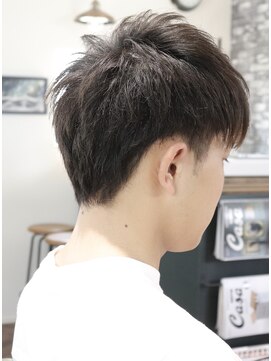 ウィスカーヘアー(whisker hair) ツーブロックショート