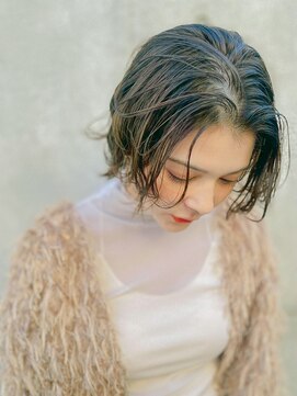 レジュアル(RESSUAL) エアリーミディ　ショートパーマ　黒髪　ホワイトアッシュ