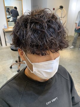 エルオム(EL.HOMME) 【MITSU】セミドライ×スパイラルパーマ×前下がり