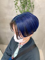 テトヘアー(teto hair) ヴェールカラー、ツートーン、ブルー、刈り上げショート