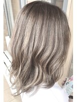 トリニティ(trinity)&nbsp;白髪もカバーシークレットハイライト・ブリーチ初心者に◎