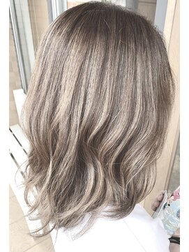 トリニティ(trinity) 白髪もカバーシークレットハイライト・ブリーチ初心者に◎