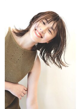 ニジュウサンド(23°) 外はねボブ