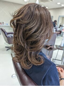 イエロー フォー ヘアー(Yellow for hair) ロングウルフヘア