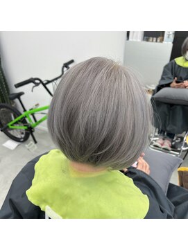 メメント(MEMENTO) 【豊中・三国】 ブリーチ シルバーカラー