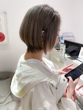 バブ バイネオリーブ(Bab by neolive) オリーブアッシュ/ショートボブ/くびれショート/Wカラー/夏