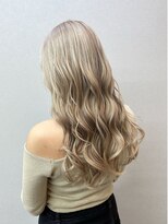 リングバイモアムー(Ring by Moremuu)&nbsp;issy ハイトーン　ケアブリーチ