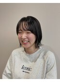 暗めカラー × イヤリングカラー × レイヤーボブ