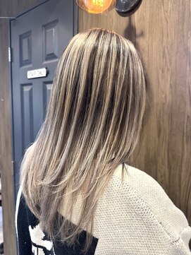 アグ ヘアー フィオ 南浦和店(Agu hair fio) ホワイトバレイヤージュ　宮下　［南浦和］