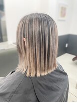 オーティティ(O-TETE)&nbsp;O-TETEバレイヤージュハイライトミルクティーボブ髪質改善カラー