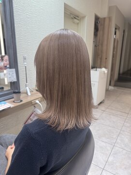 ケンジ 横須賀中央(KENJE) ミルクティーグレージュ