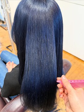 ルッツ(Lutz. hair design) 【髪質改善ブリーチ】ネイビーカラー【千代田彩夏】10/10