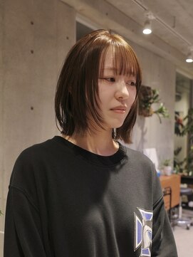 顔周りレイヤーボブ