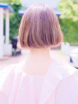 ビュートリアム 福岡(BEAUTRIUM) 【細毛・軟毛さんへ】ボリュームUPと抜け感を叶えるフラットボブ