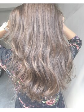 ヘアーアンドアトリエ マール(Hair&Atelier Marl) 【Marlお客様スタイル】アッシュベージュのふんわりロング