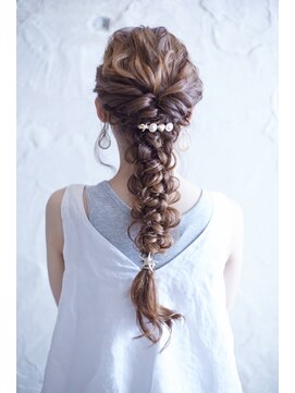 ワン 東戸塚(ONE004) 編みおろしロングダウンスタイル