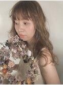 透明感 ベージュ ウェーブヘア