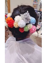ランプヘアー(LAMP HAIR) お花の飾りつけヘアセットまとまる振袖スタイル