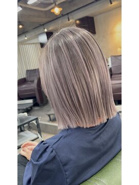 アポロ 横浜駅店(apollo) レイヤーボブハイライトブリーチレイヤーハイトーングレージュ