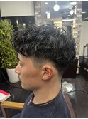 かき上げヘア七三ヘアツーブロックメンズ波巻きスパイラルパーマ