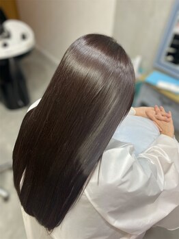 ブルー(BLUE)の写真/【庄内通駅4分】髪への負担を最小限に抑える中性薬剤で自然でナチュラルで美しいストレートに