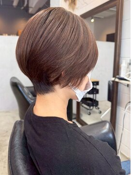 イン(in.) 【9.40代女性×切りっぱなし・ボブ・ショート】メンズカットも◎