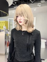 ジーナリア(Xena ria) 《RIHO》ホワイトベージュ/小顔/顔周りカット