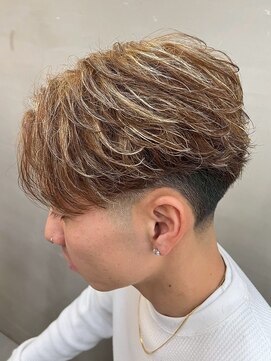 ダズルヘアーエイチ(DAZZLE hair H) フェザーショート/センターパートニュアンスパーマ韓国20代men's