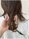 くすみベージュ