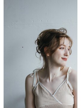 レ セゾン(Les Saisons) 暑い日はルーズなアップヘアーに