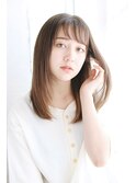 ナチュラルレイヤーストレートスタイル