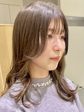 フイ(HUI) くびレイヤーエモージュ小顔カットシースルーバング大人ガーリー