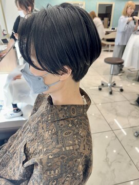 アッシュ 下北沢店(Ash) シルエットが綺麗になる黒髪ハンサムショート